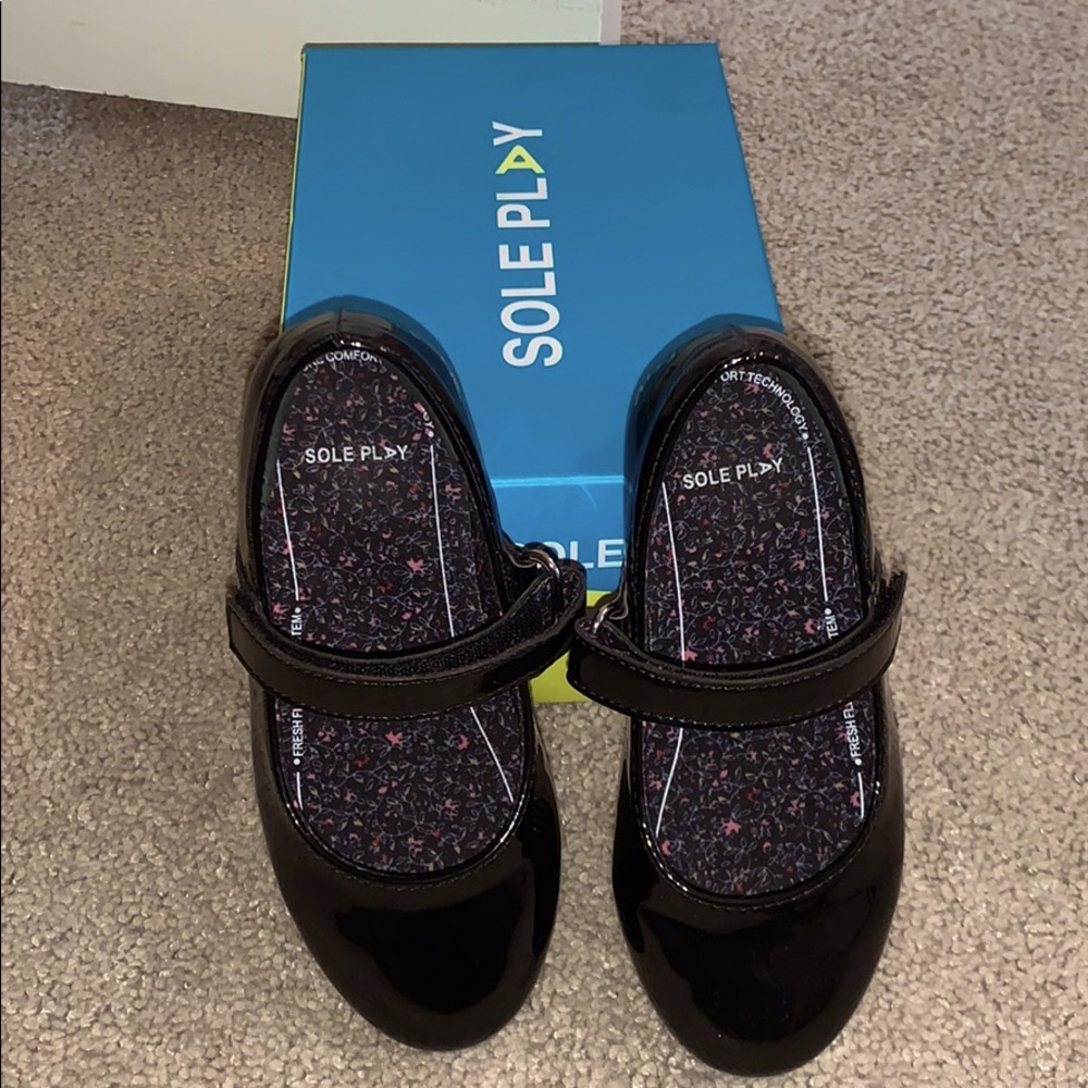 Black patent toddler shoes - worn once!